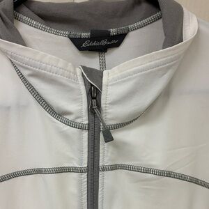 Eddie Bauer Women’s Performance Jacket in White and Gray